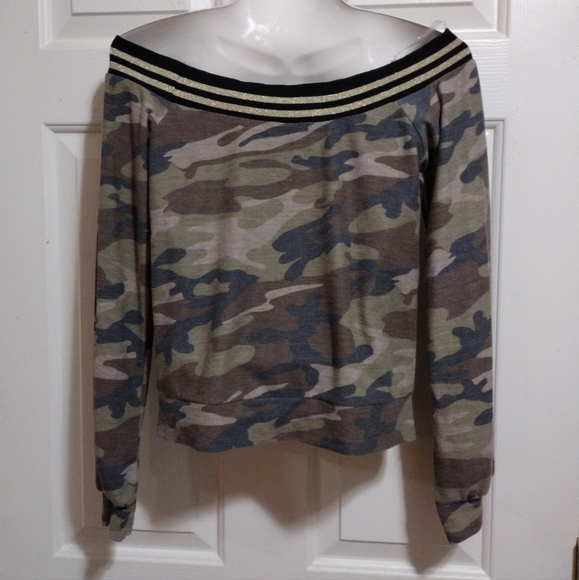 Camo Not Your Babe Off shoulder Top Small - Picture 4 of 4